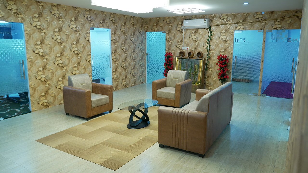 Grand lobby at Best Smilles luxury clinic in Jubilee Hills