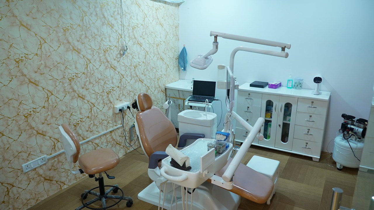 Dental treatment suite at Best Smilles Jubilee Hills