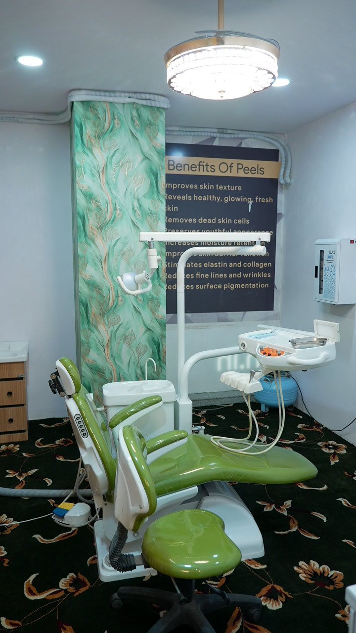 Skin and aesthetic treatment room at Best Smilles